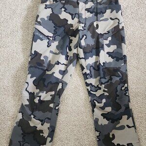 Kuiu Camo Pants - Size 36